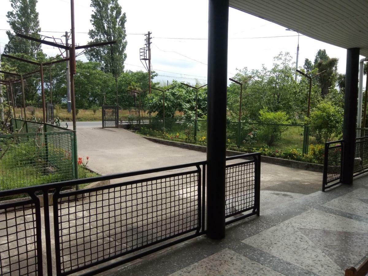 Julia Guest House Kobuleti Exterior foto