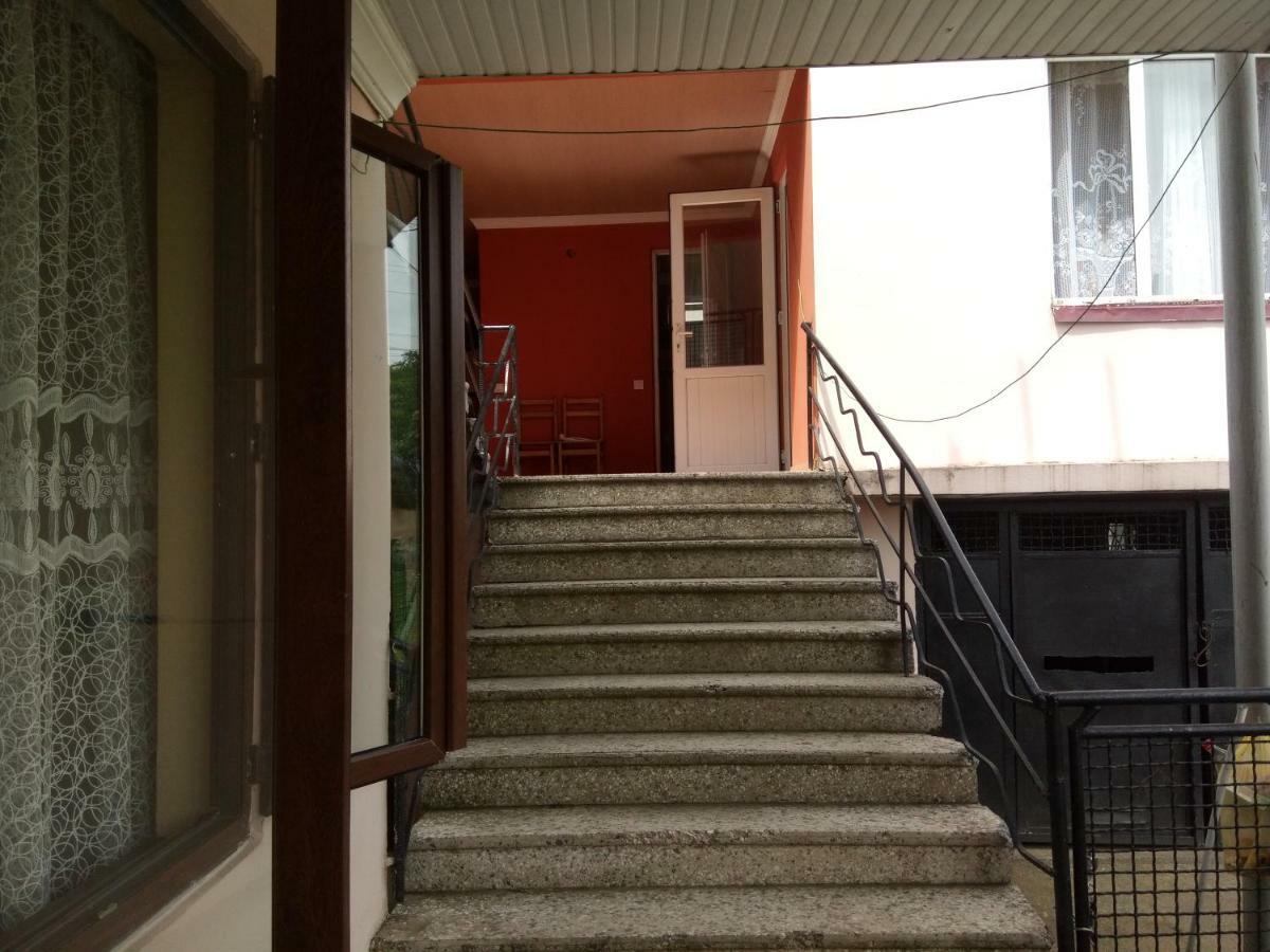 Julia Guest House Kobuleti Exterior foto